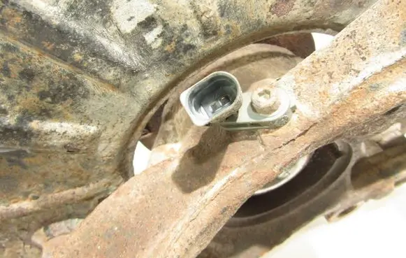Volkswagen Touareg I Front wheel hub