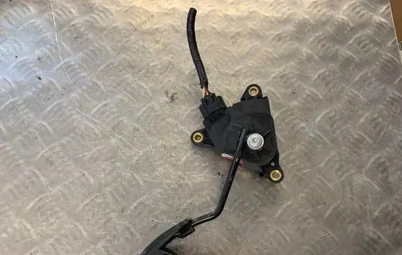 Nissan Qashqai Accelerator throttle pedal 1669A 1669A00304