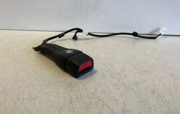 Toyota Corolla E210 E21 Front seatbelt buckle 18640