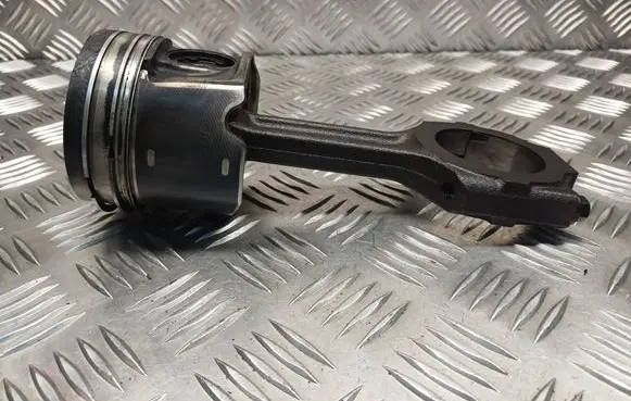 Opel Zafira B Piston with connecting rod B774