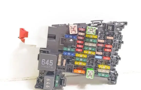 Skoda Octavia Mk3 (5E) Fuse module 5Q0937615C