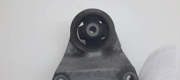 Toyota RAV 4 (XA30) Rear differential mounting bracket 5238042110