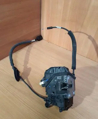 Renault Captur Front door lock 805020401R 40627224