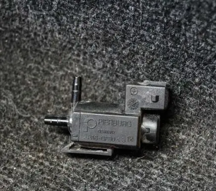 BMW 7 F01 F02 F03 F04 Turbo solenoid valve 7810831
