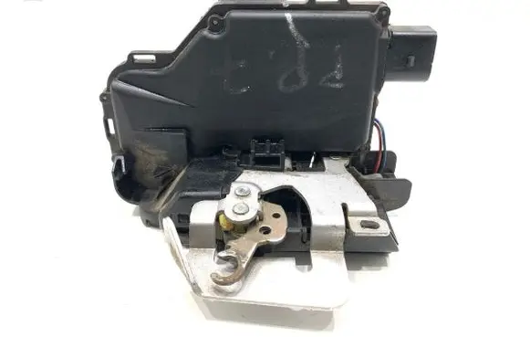 Audi A4 S4 B6 8E 8H Front door lock 