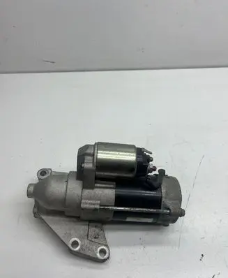 Mitsubishi Grandis Starter motor M000T20672