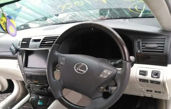 Lexus LS 460 - 600H Steering wheel 