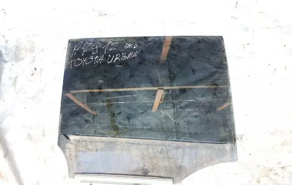 Toyota Urban Cruiser (XP110) Rear door window glass