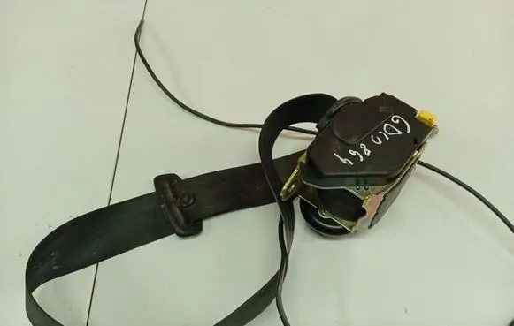 Audi A6 S6 C5 4B Rear seatbelt 