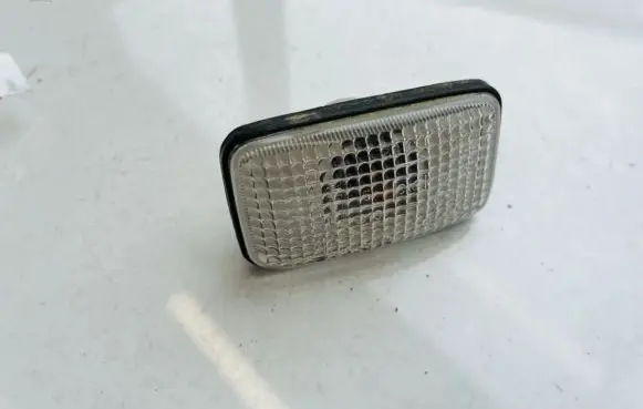 Nissan X-Trail T30 Front fender indicator light