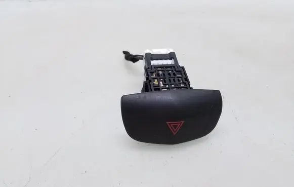 Nissan Primera Hazard light switch 06016