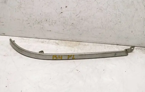 Audi 80 90 S2 B4 Under headlight/headlamp trim 8a0853208a