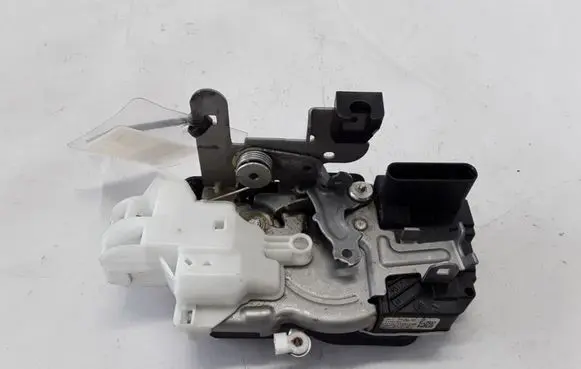 Volvo V40 Front door lock 31301425