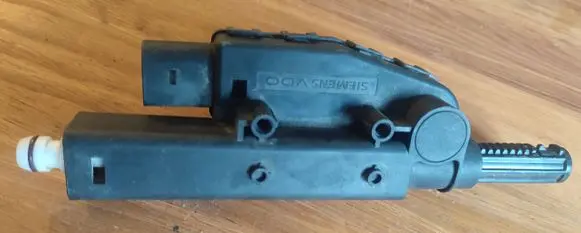 Volvo S80 Headlight washer spray nozzle 30655066 A2C53108172