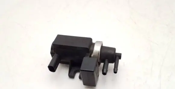 Mercedes-Benz A W169 Turbo solenoid valve A0051535528 A0061536628 70078200