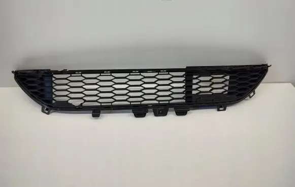 Dacia Sandero Front bumper lower grill 628160226R
