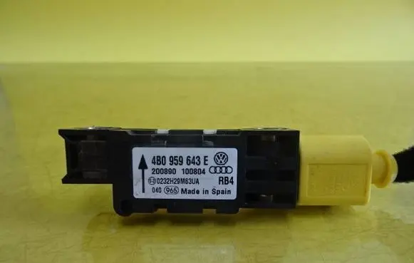 Audi A6 S6 C6 4F Airbag deployment crash/impact sensor 4B0959643E