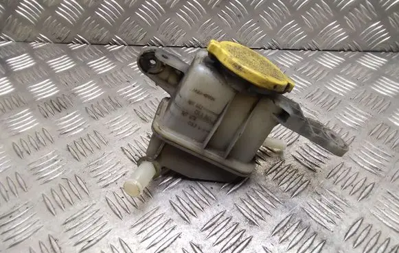 Subaru Legacy Power steering fluid tank/reservoir