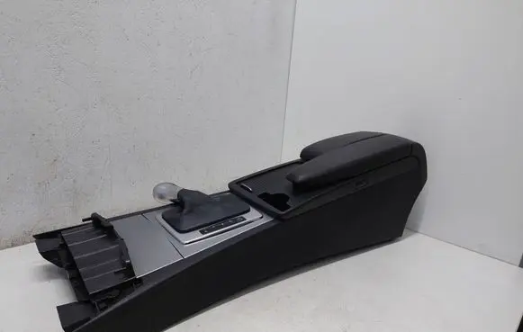 Mercedes-Benz C W204 Armrest A2046806550 2046806550 A20468065509051
