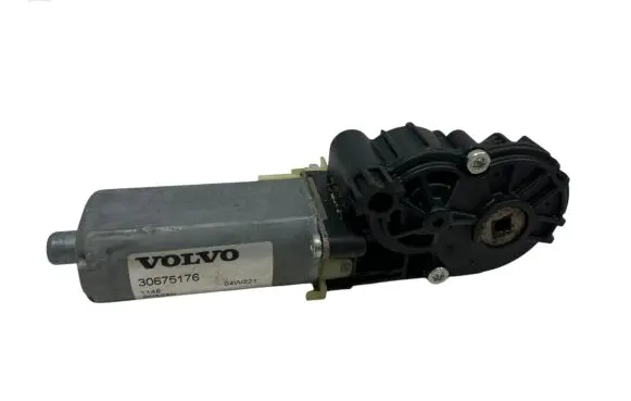 Volvo XC90 Seat adjustment motor 30675176 04W221 0390203214