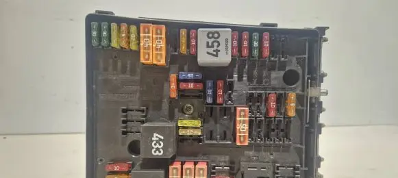 Volkswagen Touran I Fuse box set 1k0937808