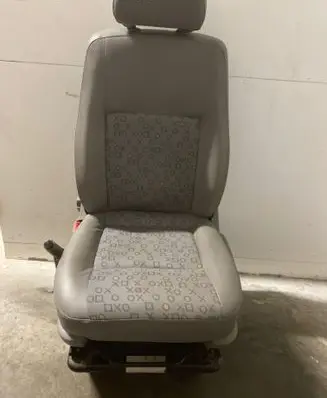 Volkswagen Transporter - Caravelle T5 Front driver seat 
