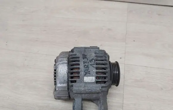 Toyota Yaris Verso Generator/alternator 2706021030