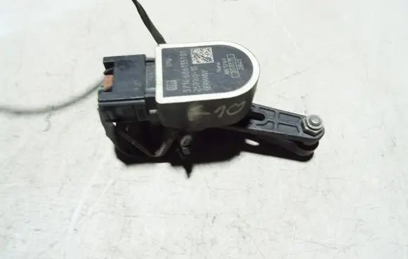 Headlight/headlamp level sensor