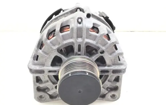 Nissan Qashqai Generator/alternator 231002419R-B