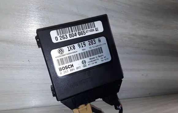 Volkswagen Golf V Parking PDC control unit/module 0263004065 1K0919283A