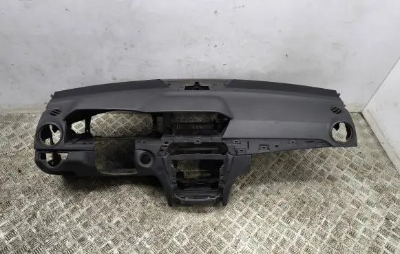 Mercedes-Benz C W204 Dashboard