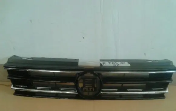Volkswagen Tiguan Front grill
