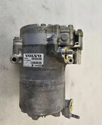 Volvo XC90 Air conditioning (A/C) compressor (pump) 32260522