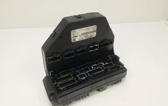 Mercedes-Benz E W212 Fuse module A2129006924 A2319021501 A2129015304