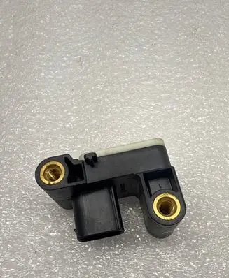 BMW 1 E82 E88 Airbag deployment crash/impact sensor 6911003 2710056577 0285003900