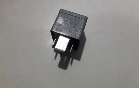 Ford Kuga I Other relay 5m5t14b192ea v23136-j4-x62