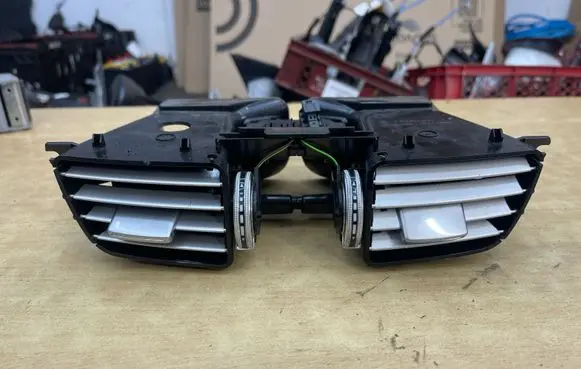 Mercedes-Benz E W212 Dash center air vent grill A2128303154