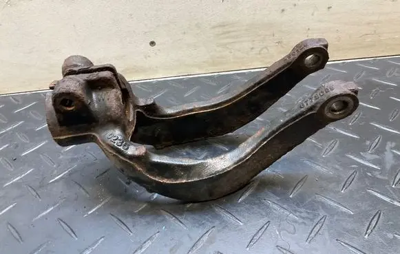 BMW X5 E70 Lower shock absorber bracket 6775085