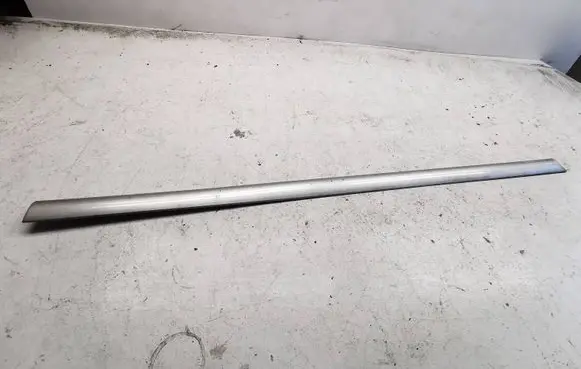 Opel Vectra B Front door trim (molding) 90586908