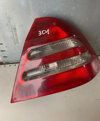 Mercedes-Benz C W203 Rear/tail lights 2038200264r