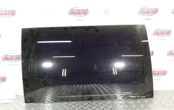 Chrysler Voyager Side middle window/glass 