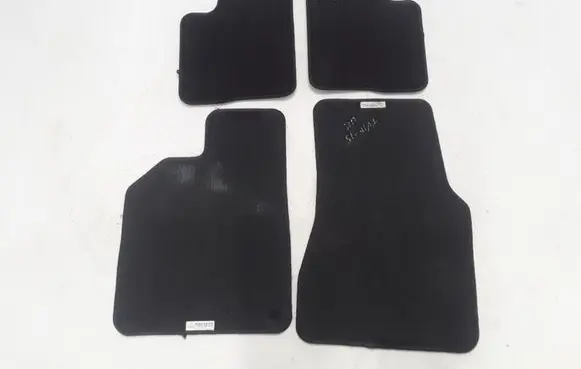 Renault Twingo III Car floor mat set 8201476007