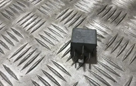 Volkswagen Golf IV Other relay 141951253b 20240072