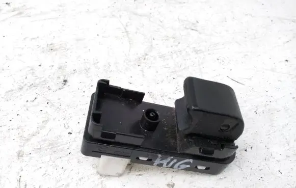Mazda 3 III Electric window control switch K0021