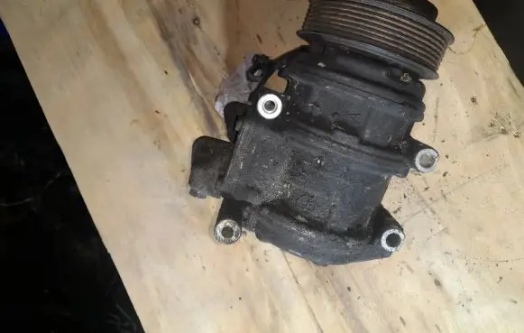 KIA Sorento Air conditioning (A/C) compressor (pump) 162502B500