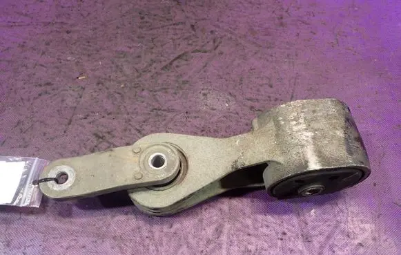 Seat Alhambra (Mk1) Gearbox mounting bracket 