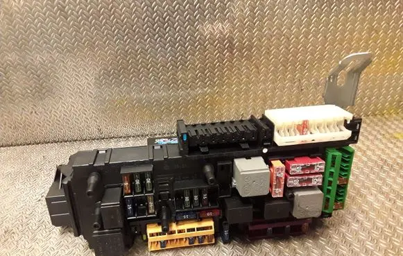 Mercedes-Benz E W212 Fuse box set 2129004201 A2129004201