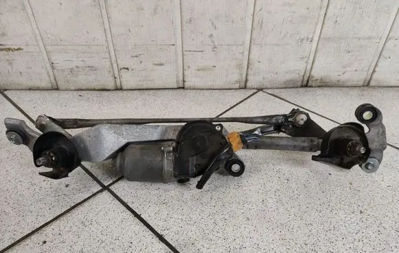 Mazda CX-9 Front wiper linkage 