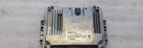 Ford Focus Engine control unit/module 9M5112A650BG 0281015608