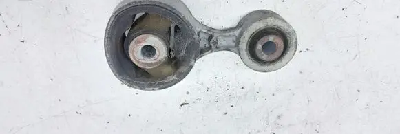Honda CR-V Engine mount bracket